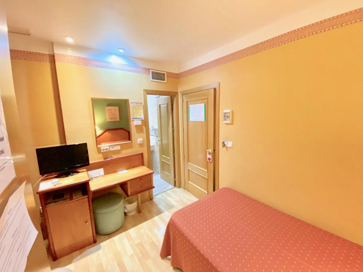 Hotel Torrepalma Алкала ла Реал Екстериор снимка