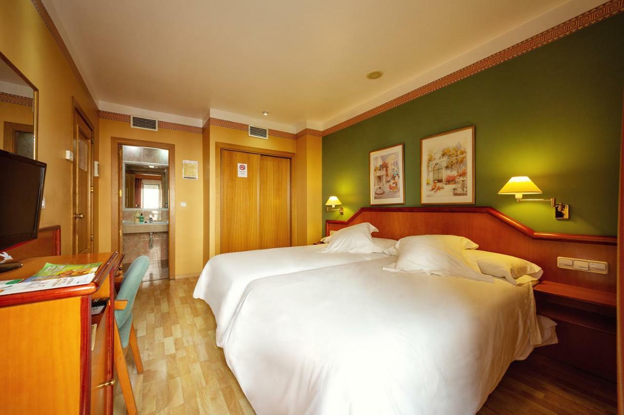 Hotel Torrepalma Алкала ла Реал Екстериор снимка