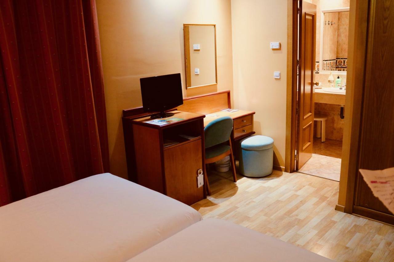 Hotel Torrepalma Алкала ла Реал Екстериор снимка